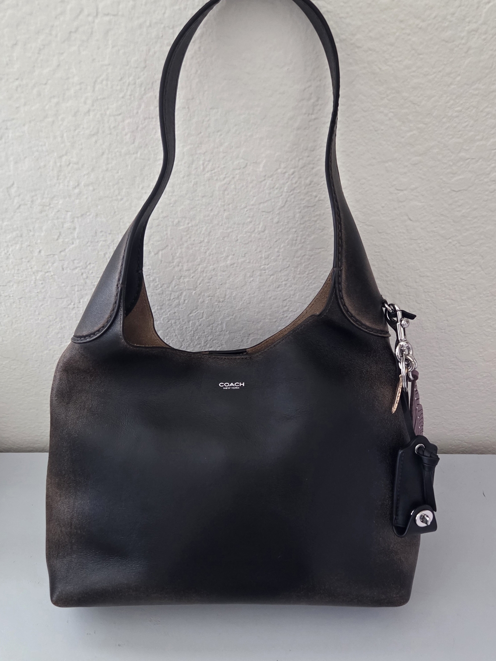 Coach Brooklyn 28 In Loved Leather W/ Feather Mix Keychain